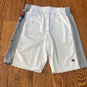 Champion, boys basketball shorts, great condition, (size: boys large)